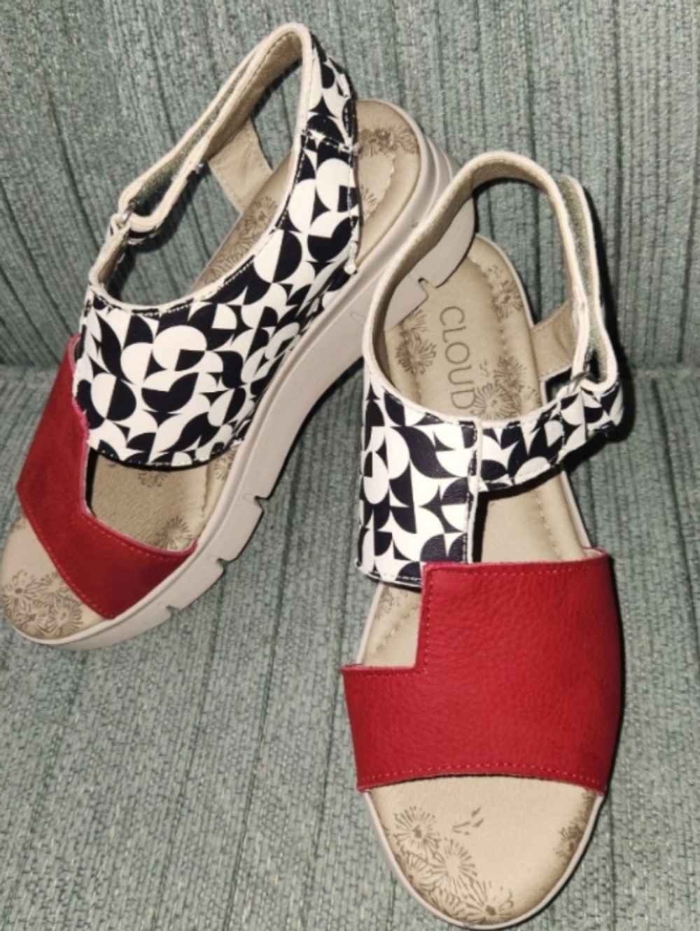Cloud Isla wedge sandals